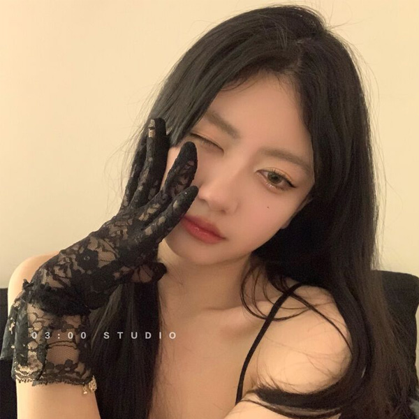 Long Lace Gloves - Black