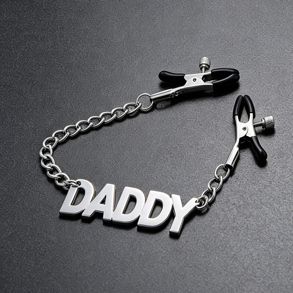 Zeds Production DADDY字母金屬牌鏈條乳夾